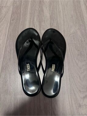 TKEES Black Glossy Thong Sandals